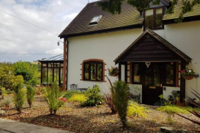 Rowan Cottage, tranquil with panaramic views of the Stiper Stones, a real gem